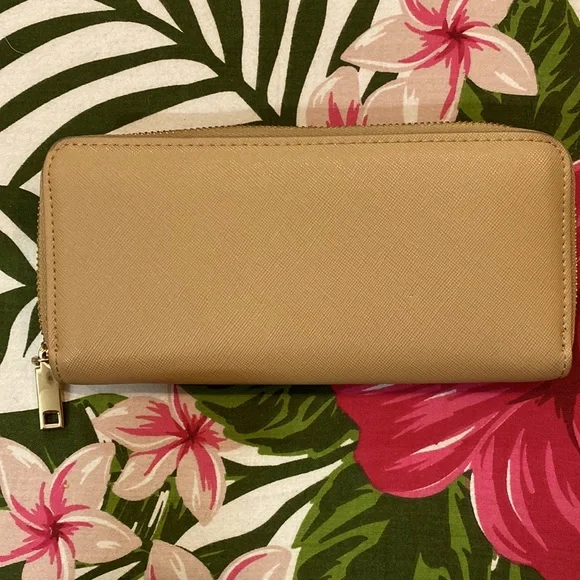 Mango Wallet - Picture 2 of 8